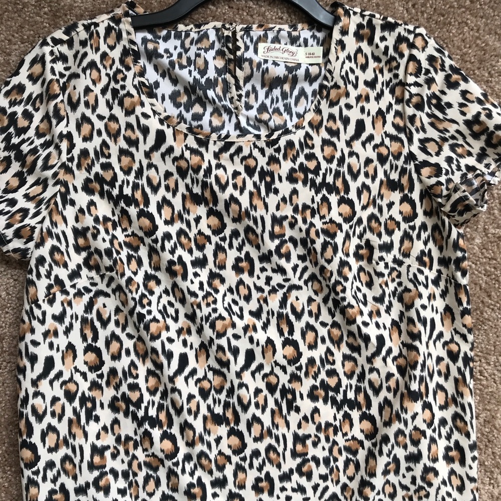 Faded Glory Leopard Print Short Sleeved Blouse